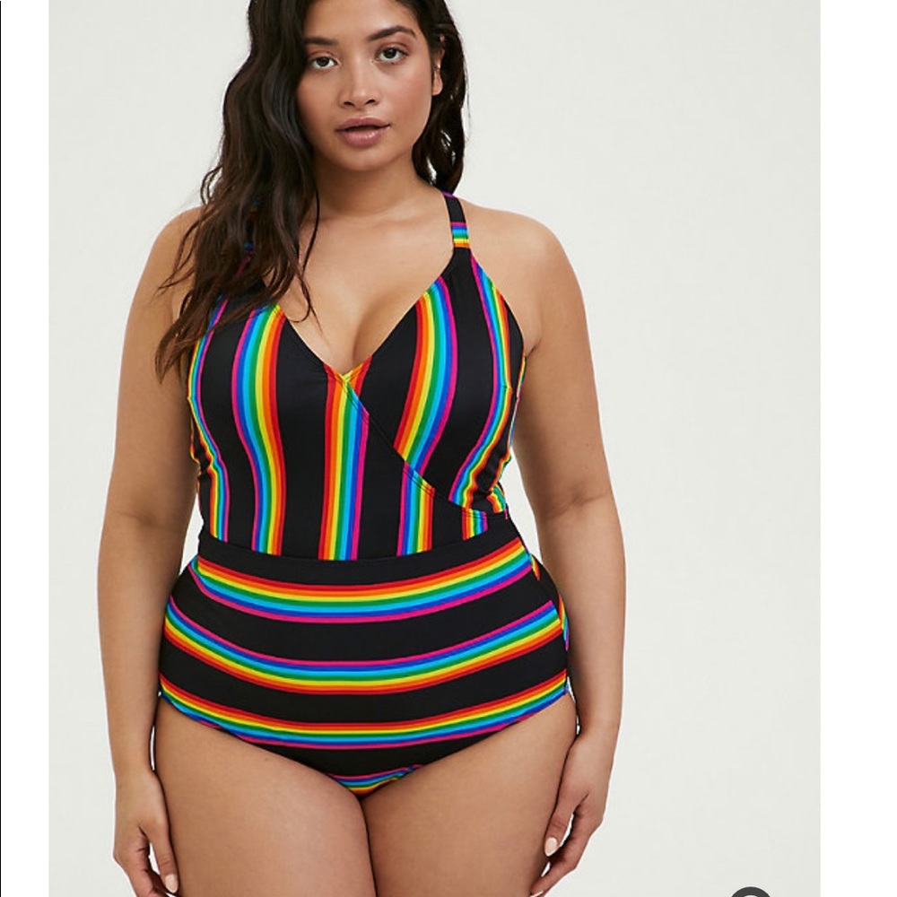 BLACK RAINBOW STRIPE WIRELESS ONE-PIECE SWIMSUIT